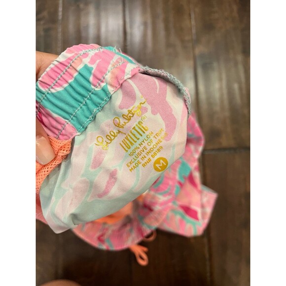 Lilly Pulitzer Luxletic Love Birds Runaround Pull on Shorts size Medium - Picture 4 of 10